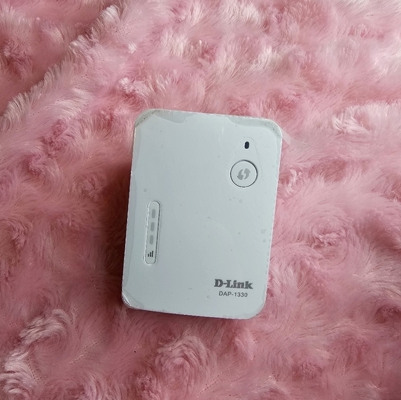 D-Link N300 Wi Fi Range Extender - Picture 2 of 6